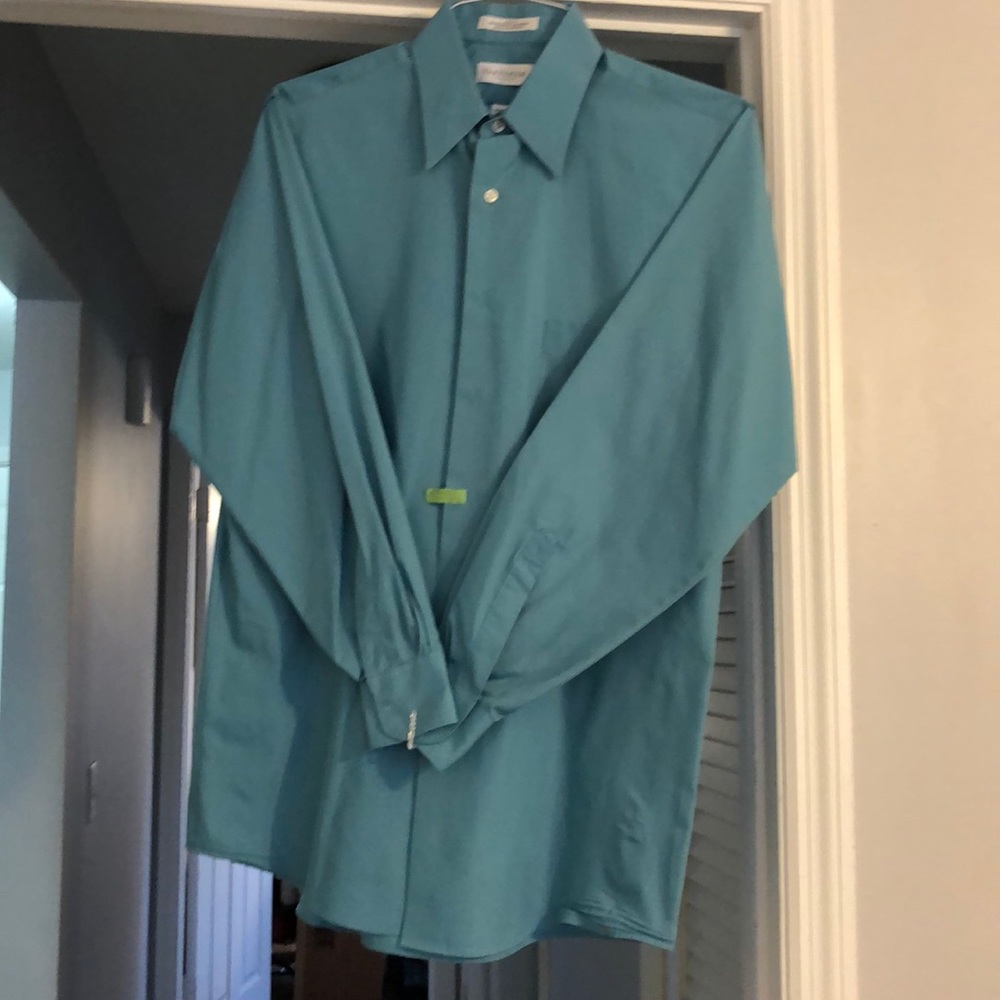 Men’s greenish blue wrinkle free dress shirt